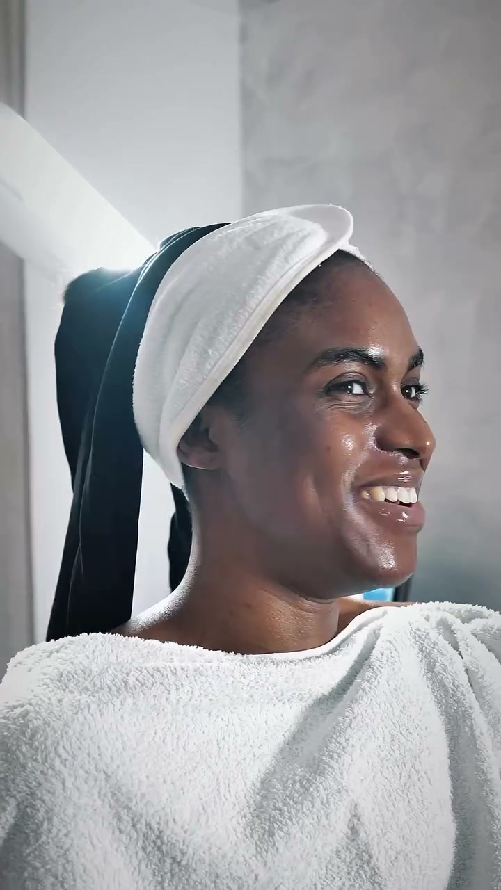 Vidéo Hyperpigmentation correcteur avancé chez DJENNA K INSTITUT
