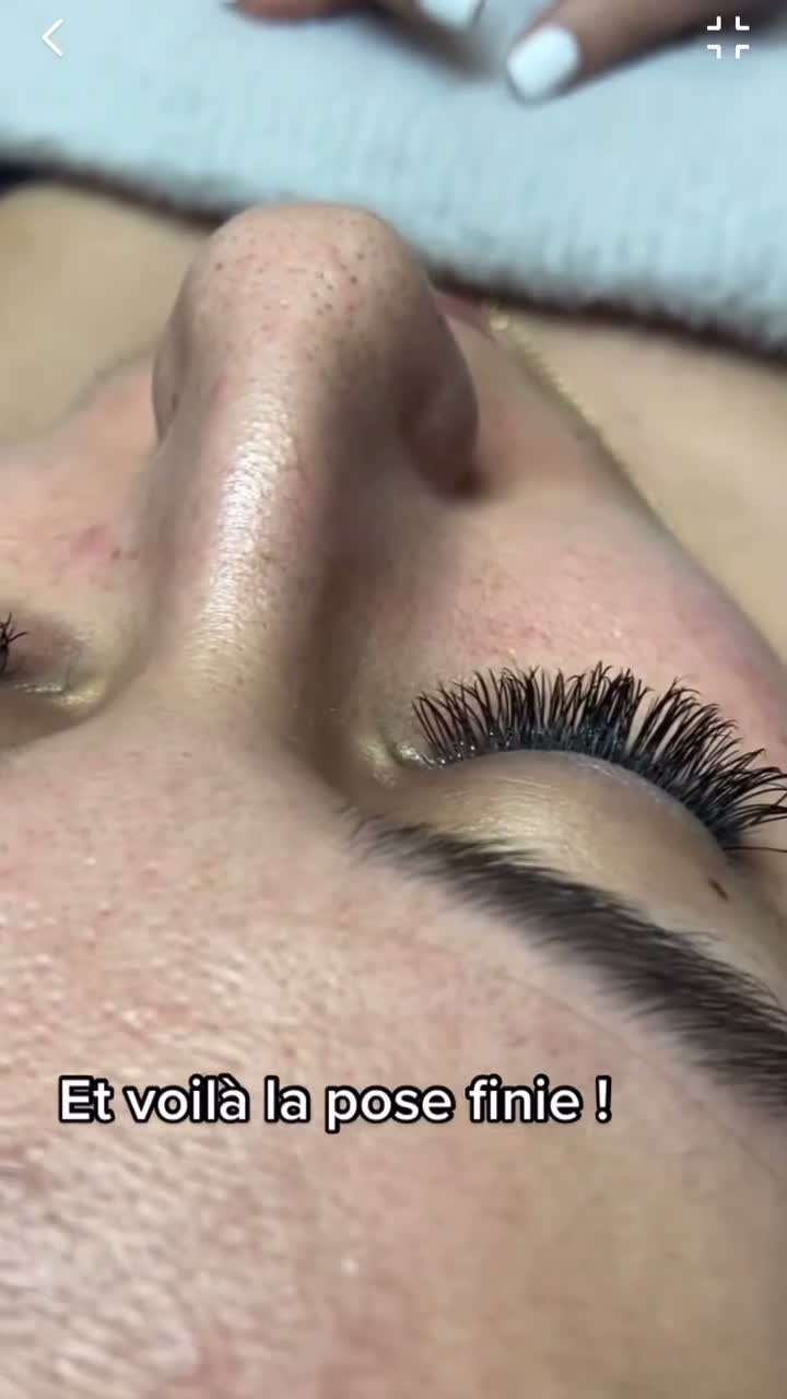 Vidéo Pose extensions de cils chez Maison Emeraude