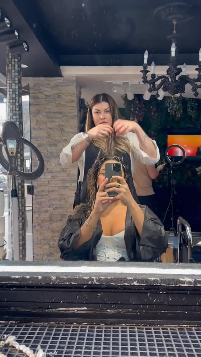Vidéo Forfait shampoing + coupe + brushing chez LAR 21 Paris