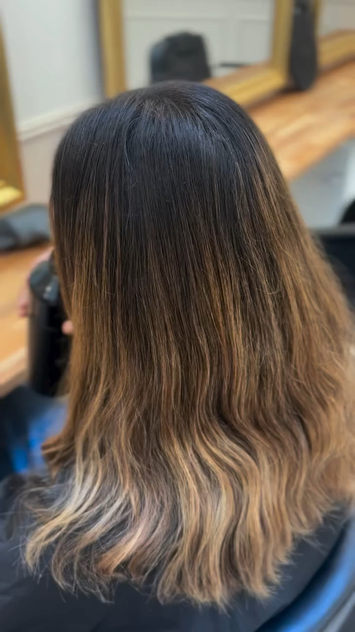 Vidéo Balayage chez Ophelyat Coiffeuse coloriste