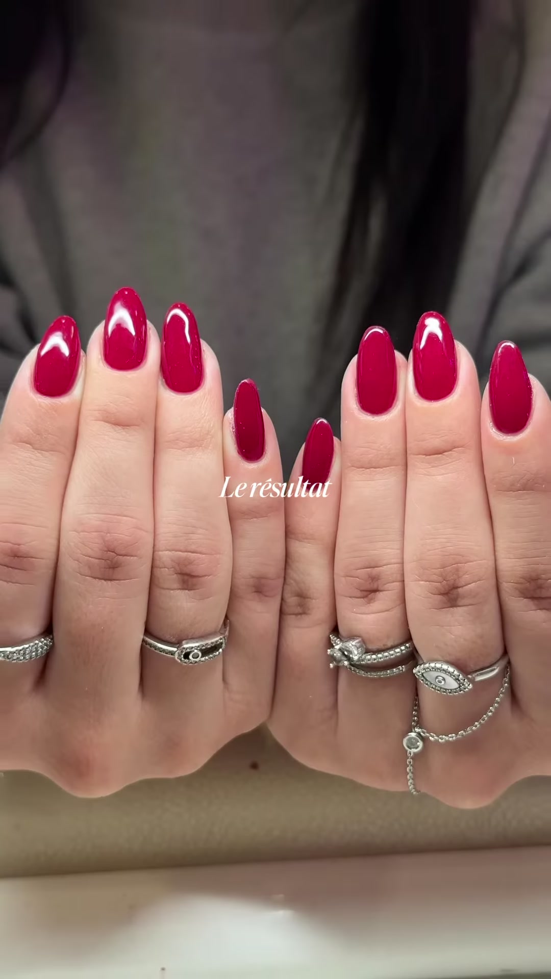 Vidéo Manucure complète et pose de vernis semi-permanent chez Rouge Levallois