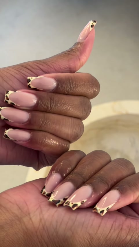 Vidéo Manucure russe + Extension Gel chez LUCIA BEAUTY