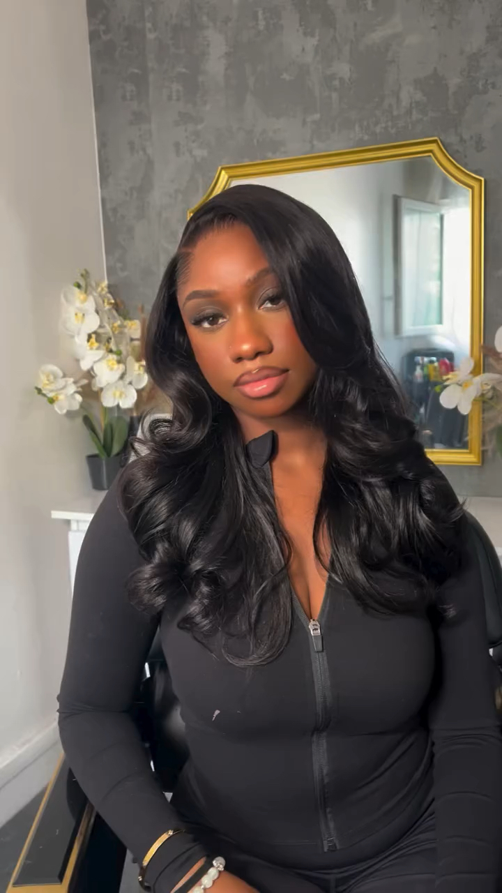 Vidéo Pose simple lace frontale chez Monela Hair