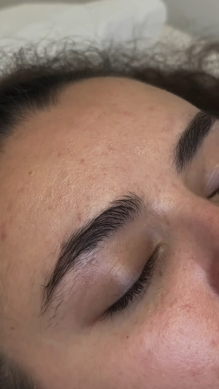 Vidéo Teinture de Cils chez Soins du monde
